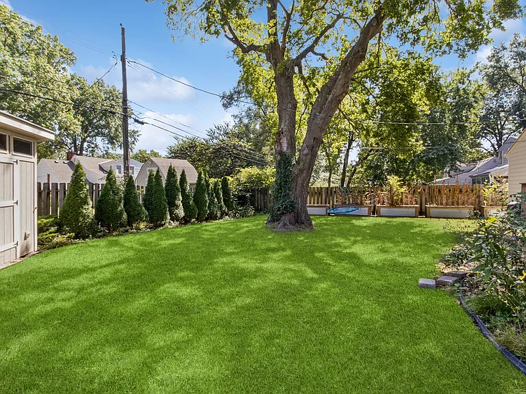 7329 Ash St — Photo 33