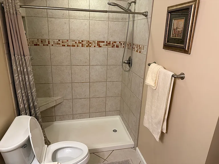 695 Victorian Ct #B — Photo 17