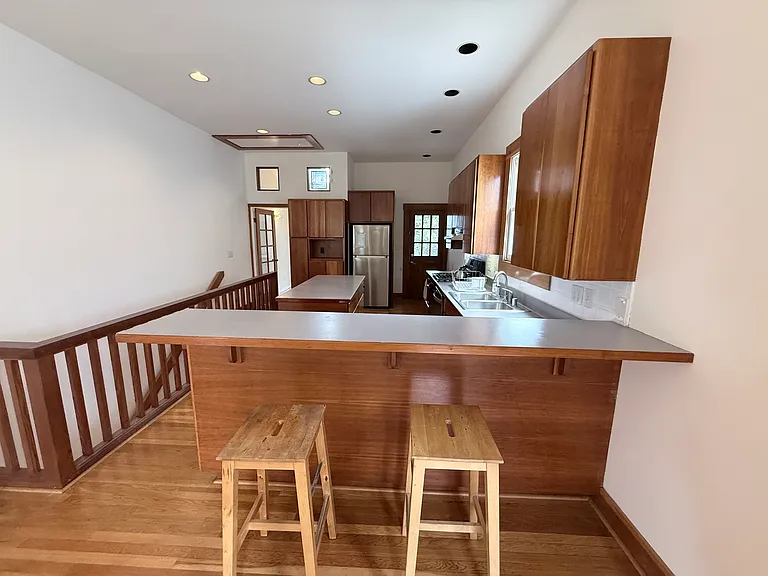 5263 Locksley Ave — Photo 6