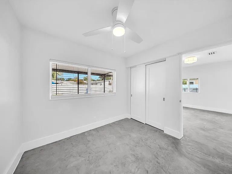 1721 N 16th Ct — Photo 33
