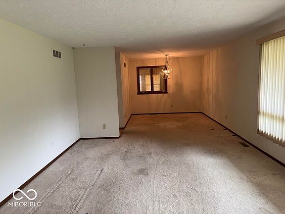 3rd image of 1605 Cedar Dr