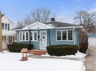 161 S Aldine Ave, Elgin, IL 60123