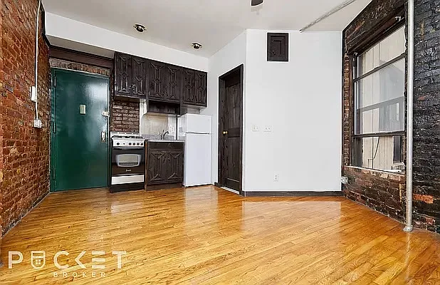 520 E 14th St #27 — Photo 1