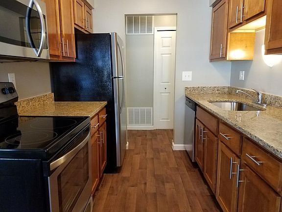 3rd image of 1330 Astor Ave