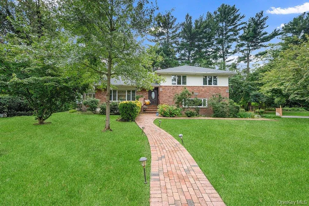 4 bed, 3.0 bath, 2377 sqft, $7,900 — Photo 3