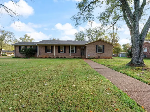2242 Surrey Dr, Murfreesboro, TN 37129