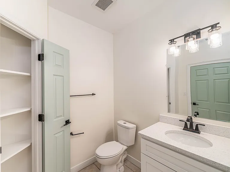2221 Pretty Lake Ave — Photo 23