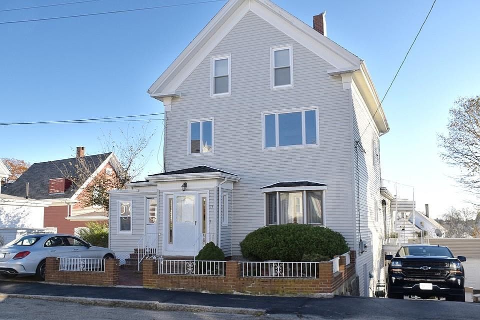 Apt is top 2 levels in this photo, and driveway on the right hand side.