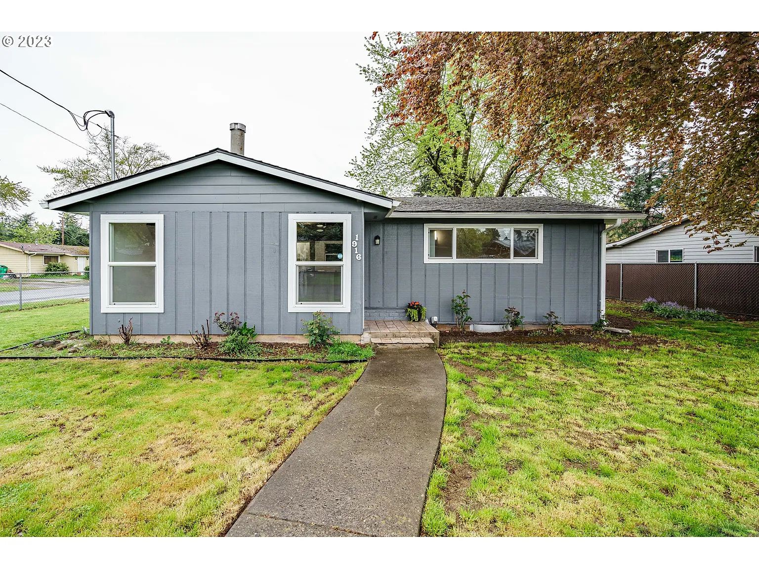 1916 SE 143rd Ave photo 1