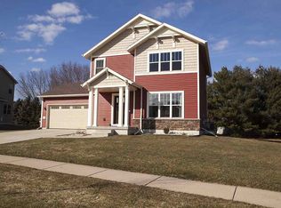 304 Heritage Sq, Deerfield, WI 53531