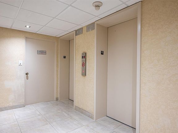 4th image of 3111 N Ocean Drive #1609