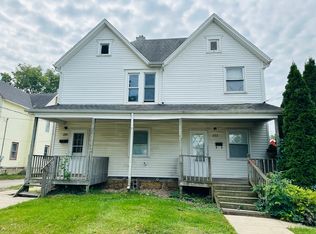 233 W Broadway St, Freeport, IL 61032