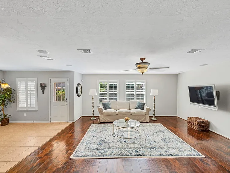 24514 Cobble Canyon Ln — Photo 6