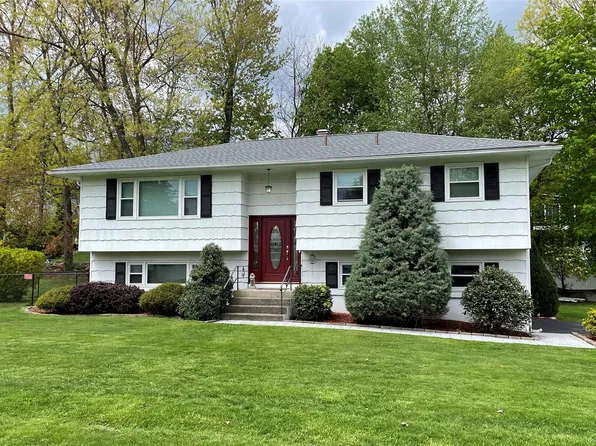 19 Lilburn Drive, Stony Point, NY 10980