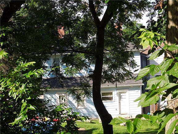5th image of 266/268 E Saint Clair St