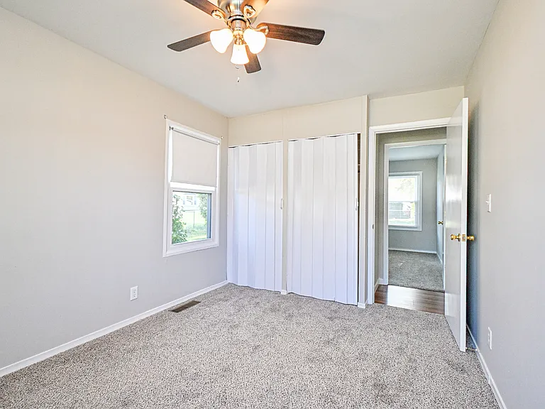 647 Bellaire Ct — Photo 16