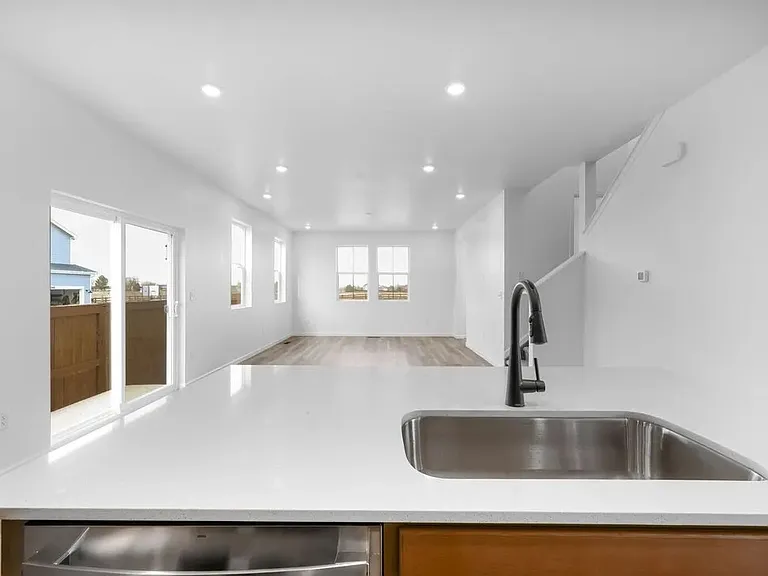 1177 Prospect Aly — Photo 25