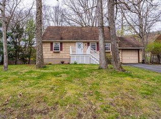 17 Dover Milton Rd, Oak Ridge, NJ 07438