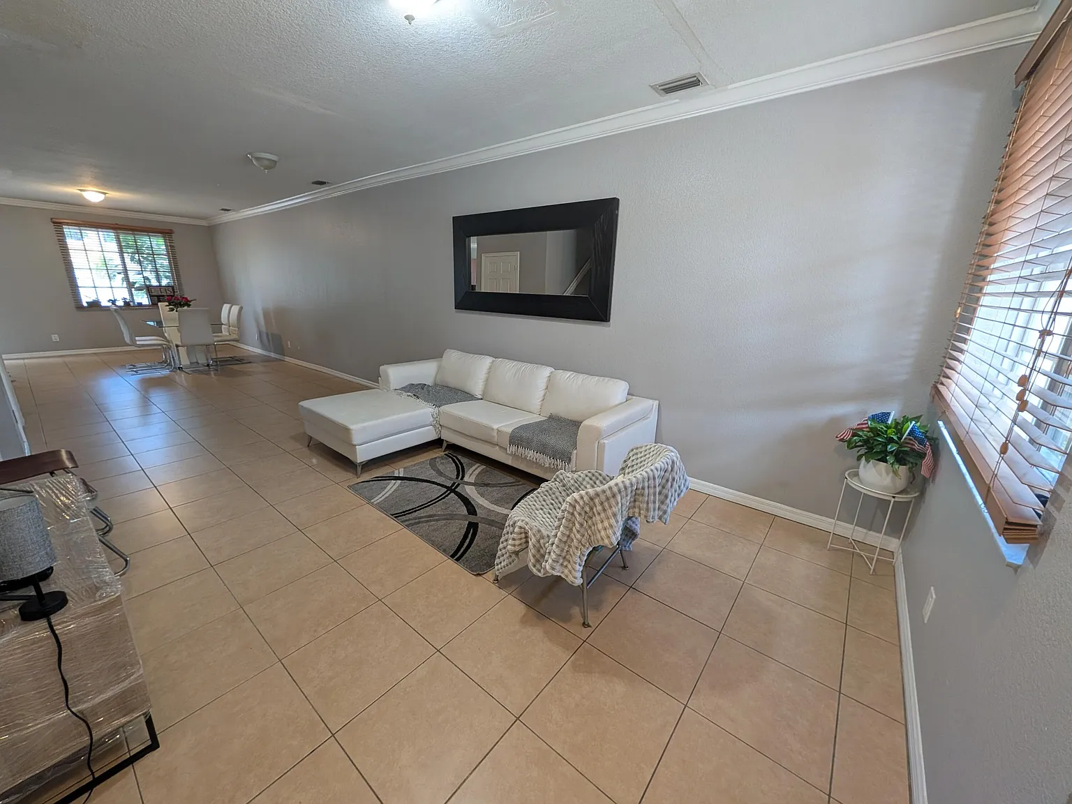 4 bed, 2.5 bath, 1782 sqft, $4,500 — Photo 4