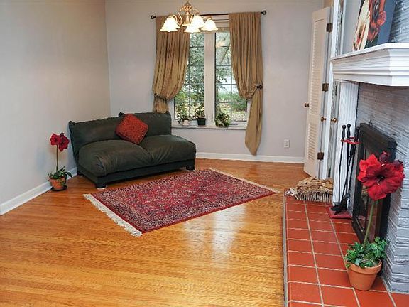 5th image of 6375 Sweet Briar Ln