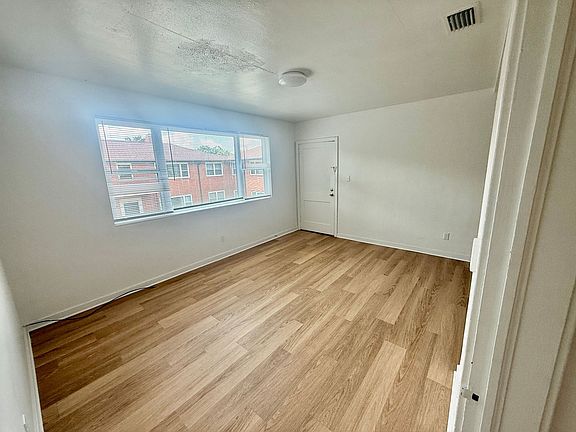 5th image of 638-648 E Park Ave #24