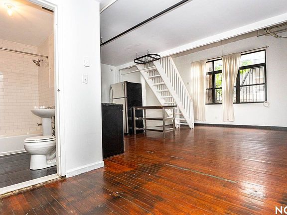 2nd image of 27 Arion Pl APT 110