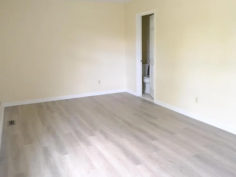 93 Oak Ln — Photo 11