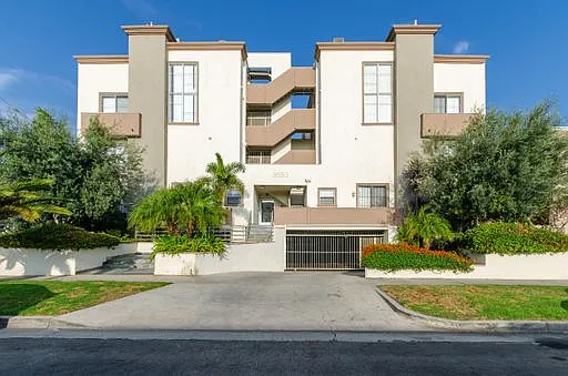 1 bed, 1.5 bath, 830 sqft, $3,395 — Photo 1