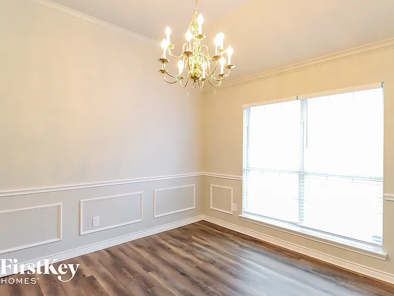 2204 Reedway Ct — Photo 6