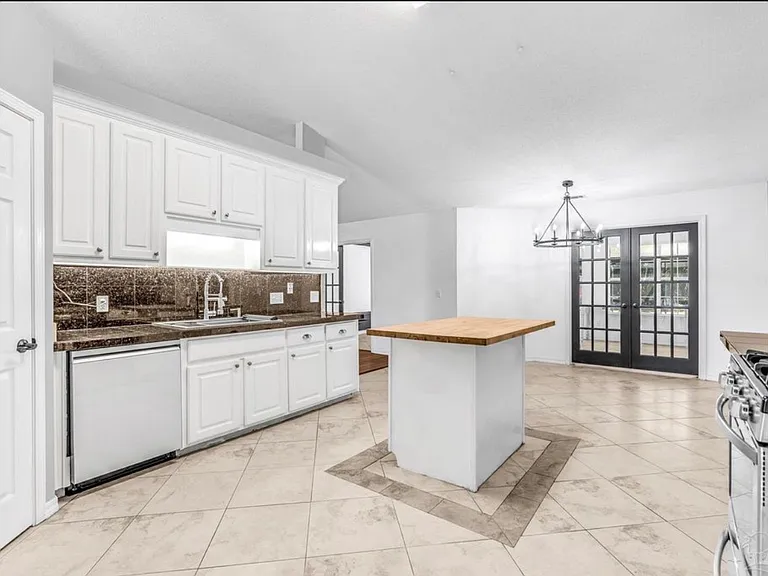 1764 Condor Dr — Photo 6