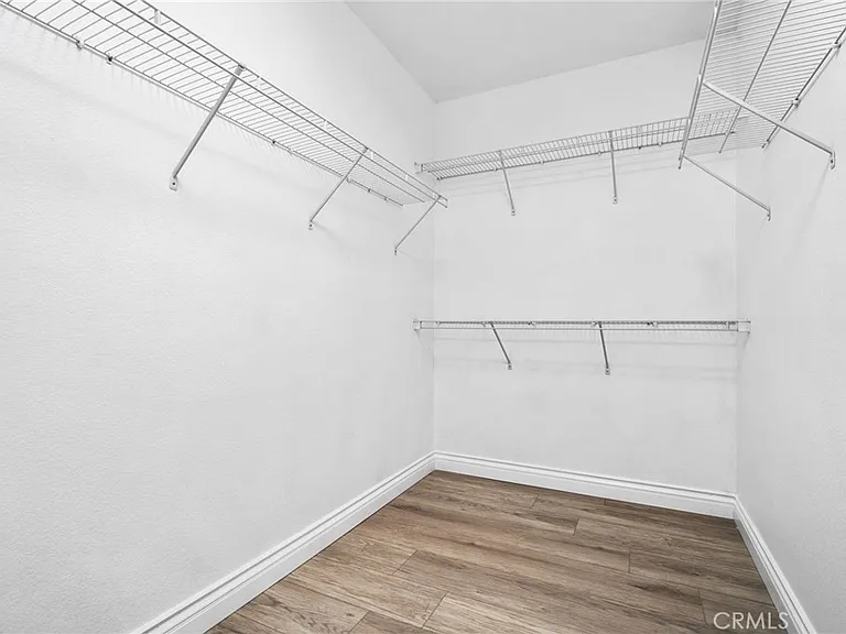 648 W 1st St — Photo 22