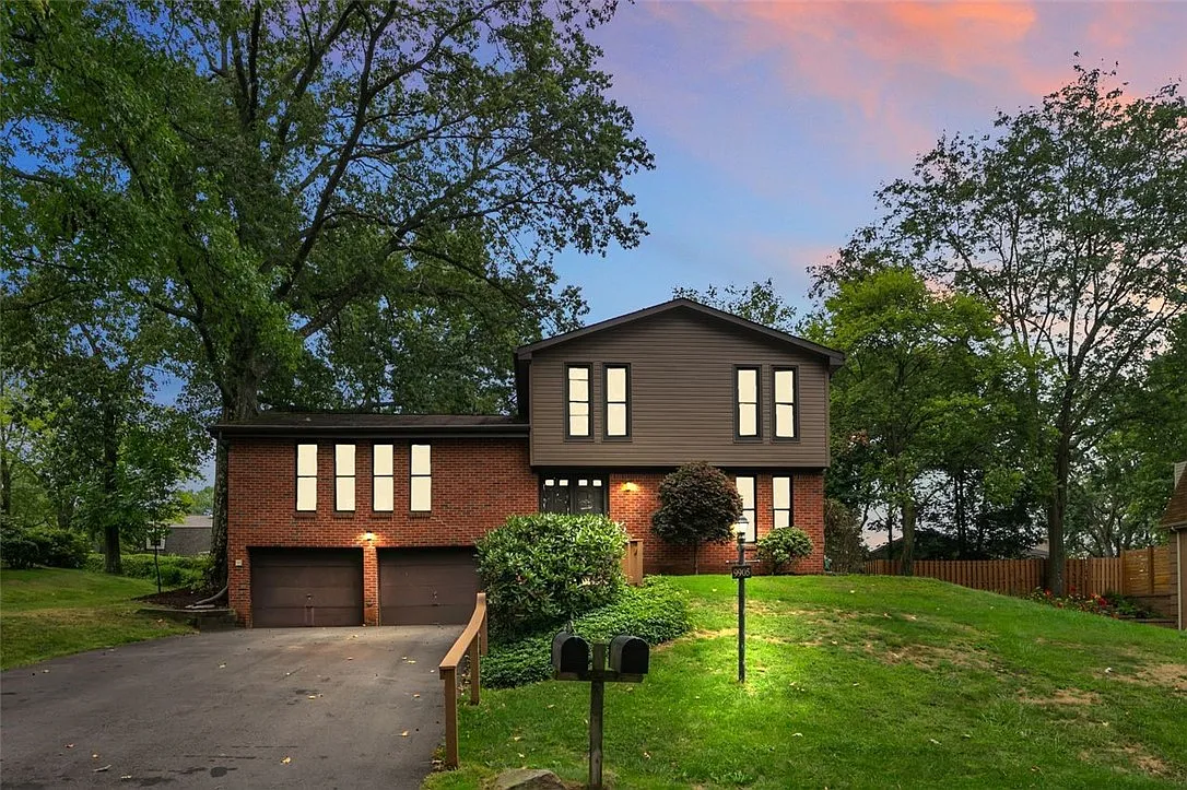 9905 W Moccasin Trl photo 1