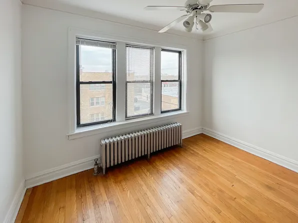 2542 W Summerdale Ave APT 3R, Chicago, IL 60625