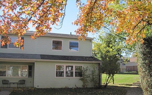 2nd image of 39 Nancy Ln