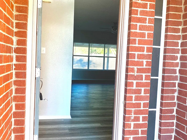 10252 Tustin Ter — Photo 8