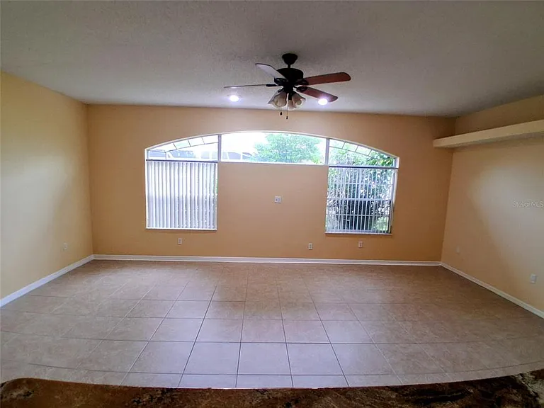 3392 Saint Ives Blvd — Photo 10