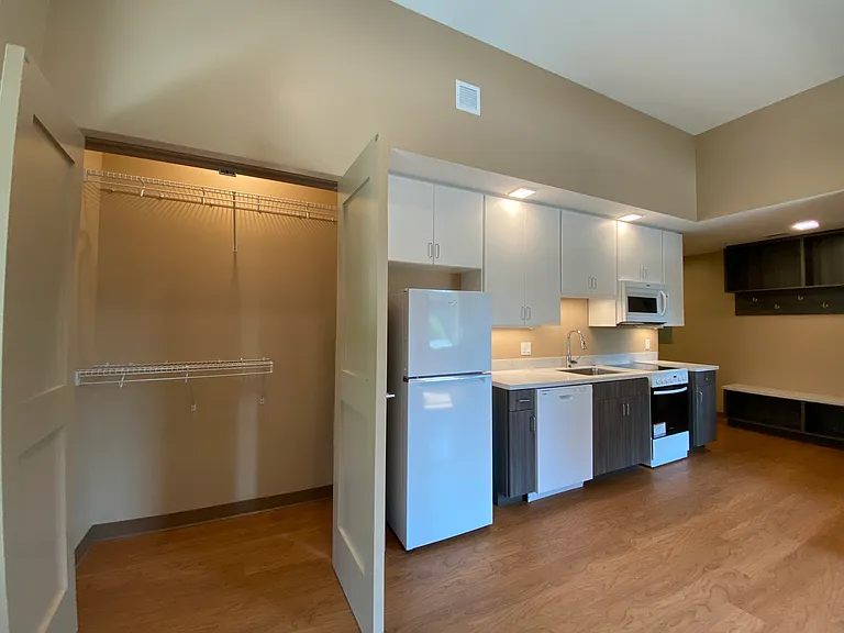 Red Oak at 83 Hanover Street — Photo 15