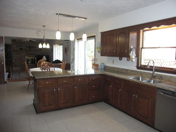 4th image of 447 Candlewood Dr