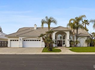 6916 Iron Oak Dr, Bakersfield, CA 93312
