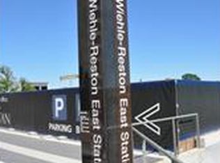 1516 North Point Dr #301, Reston, VA 20194