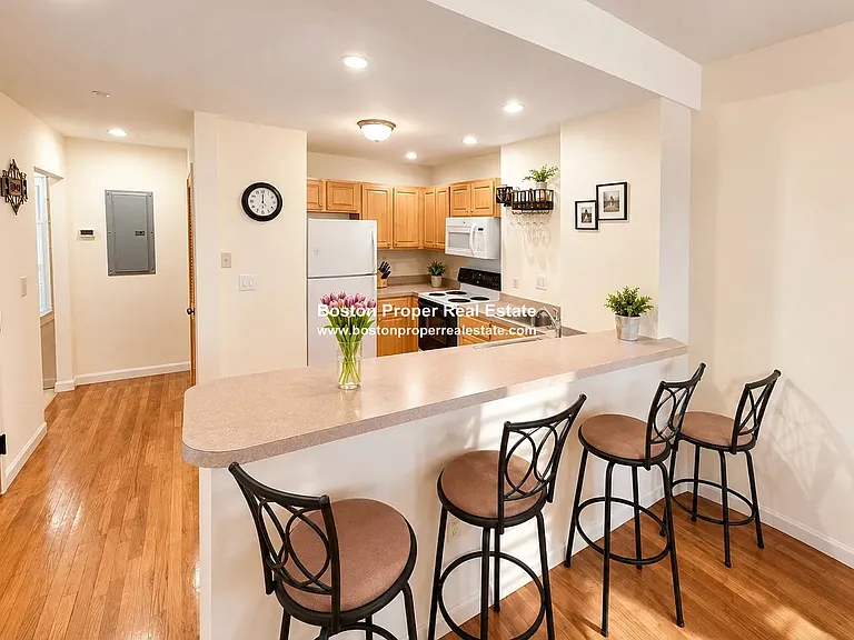 1406 Beacon St #7 — Photo 13