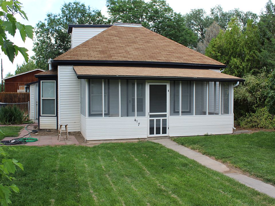Front screened porch