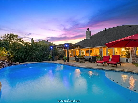 2nd image of 3816 Park Hampton Dr