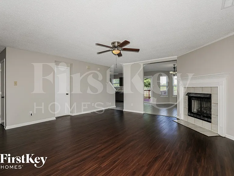 11 Atherton Ct — Photo 2