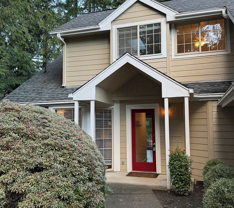 1st image of 20780 Terasse Dr NW