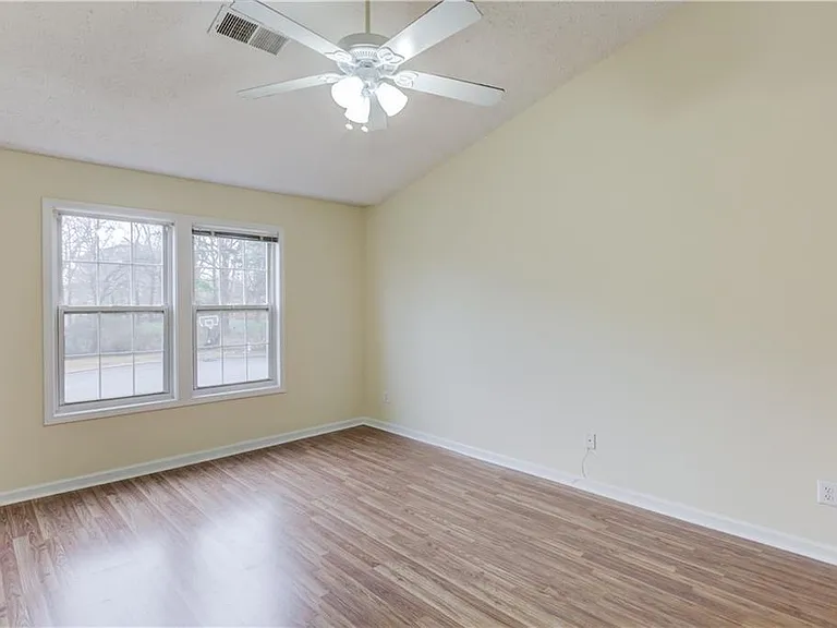 3924B Berwick Farm Dr — Photo 25