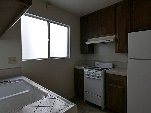 5th image of 4144 Iowa St #5