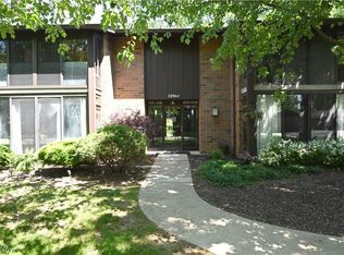 22962 Maple Ridge Rd UNIT 206, North Olmsted, OH 44070