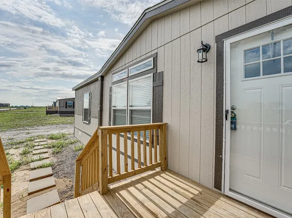 3050 Sitting Bull Ln, Ferris, TX 75125