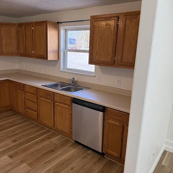 600 W Jackson St — Photo 13